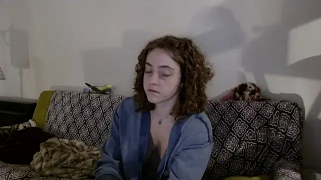 DeliaBlew online show from December 1, 2025, 1:56 pm