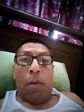 Snapshot of JRAdams23 chatting on May 5, 2026, 6:11 pm JRAdams23 online show from May 5, 2026, 6:11 pm