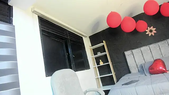 Snapshot of Cherrybombs_ chatting on April 28, 2026, 3:44 am Cherrybombs online show from April 28, 2026, 3:44 am