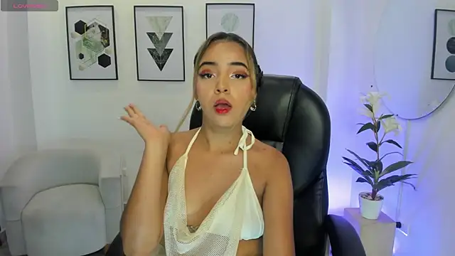 Snapshot of alana_martiins chatting on April 9, 2026, 7:31 pm alana martiins online show from April 9, 2026, 7:31 pm