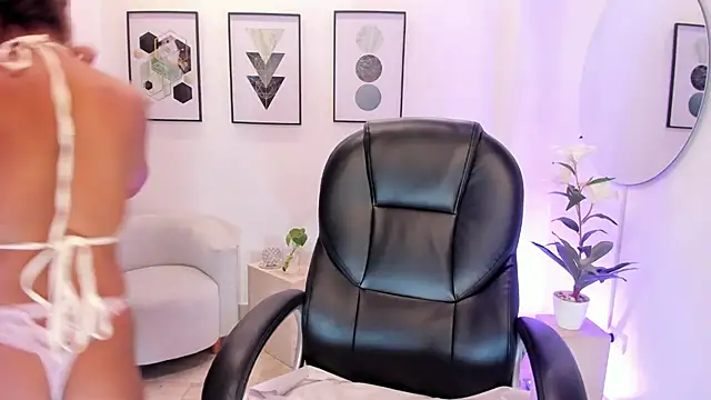 Snapshot of alana_martiins chatting on March 27, 2026, 5:14 pm alana martiins online show from March 27, 2026, 5:14 pm