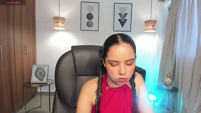 Snapshot of alana_martiins chatting on December 21, 2025, 11:23 am alana martiins online show from December 21, 2025, 11:23 am