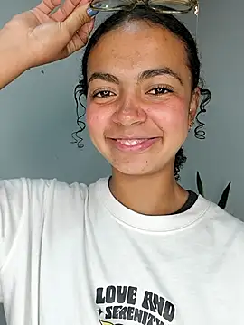 Snapshot of __VioletaHeaven__ chatting on March 4, 2026, 11:29 am VioletaHeaven online show from March 4, 2026, 11:29 am