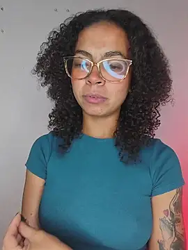 Snapshot of __VioletaHeaven__ chatting on April 28, 2026, 11:25 am VioletaHeaven online show from April 28, 2026, 11:25 am