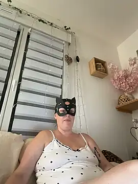 Snapshot of bellavelours chatting on July 29, 2026, 7:51 am bellavelours online show from July 29, 2026, 7:51 am