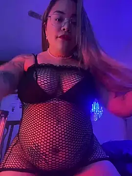 Snapshot of Lindalatina2001 chatting on May 26, 2026, 1:47 am Lindalatina2001 online show from May 26, 2026, 1:47 am