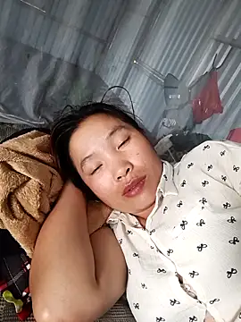 Evelyn-n online show from April 1, 2026, 5:09 am