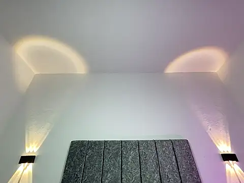 Snapshot of Mia_Allenn chatting on April 15, 2026, 7:58 pm Mia Allenn online show from April 15, 2026, 7:58 pm