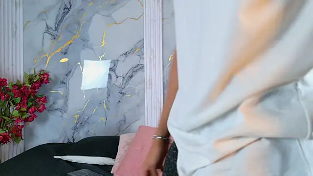 Snapshot of aaron_and_alahya chatting on December 16, 2025, 2:27 am aaron and alahya online show from December 16, 2025, 2:27 am