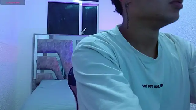 Nickyyho online show from December 1, 2025, 2:56 am