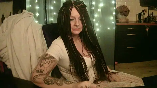 Snapshot of pixxiexo chatting on February 1, 2026, 11:03 pm pixxiexo online show from February 1, 2026, 11:03 pm