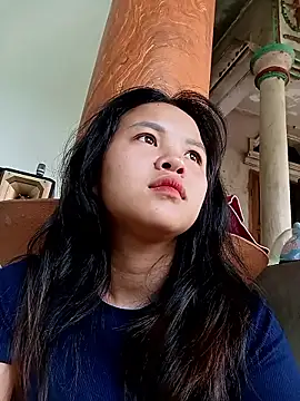 Snapshot of Pretty-haert chatting on April 13, 2026, 8:51 am Pretty-haert online show from April 13, 2026, 8:51 am