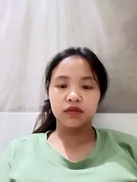 Snapshot of Pretty-haert chatting on April 14, 2026, 12:37 am Pretty-haert online show from April 14, 2026, 12:37 am