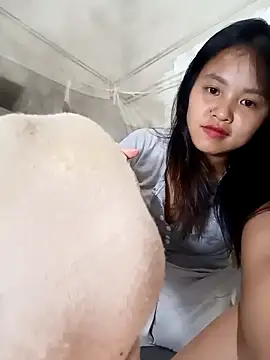 Snapshot of Pretty-haert chatting on April 5, 2026, 2:35 pm Pretty-haert online show from April 5, 2026, 2:35 pm