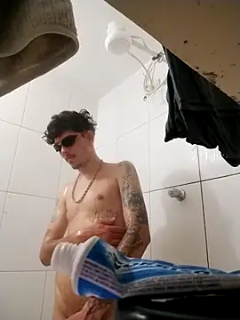 Snapshot of Lucasmk777 chatting on December 17, 2025, 11:59 am Lucasmk777 online show from December 17, 2025, 11:59 am