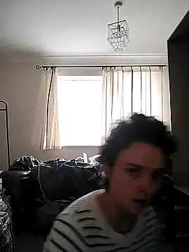 Amy01112 online show from May 11, 2026, 2:07 pm