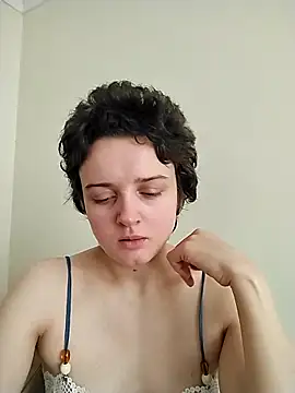 Amy01112 online show from May 24, 2026, 4:40 pm