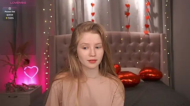 LilianHoward online show from February 13, 2026, 12:38 pm