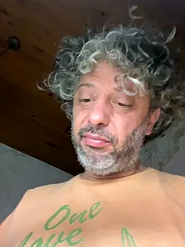 Snapshot of Petebulimia chatting on January 9, 2026, 7:04 am Petebulimia online show from January 9, 2026, 7:04 am