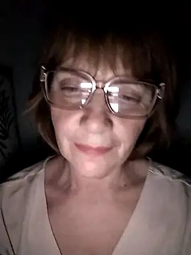 Snapshot of MichelleLove48 chatting on March 9, 2026, 9:29 pm MichelleLove48 online show from March 9, 2026, 9:29 pm