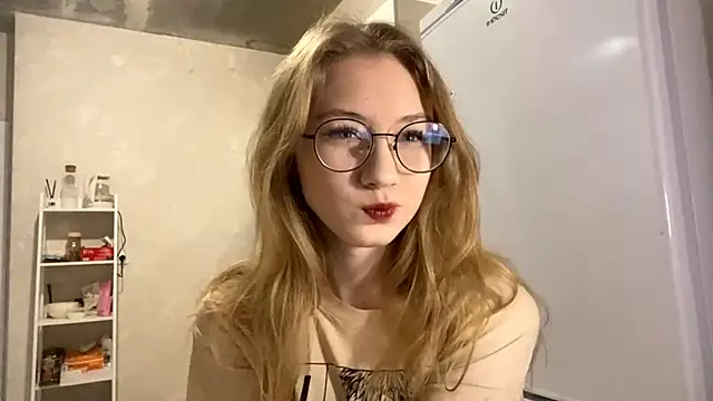 Snapshot of MargyDejong chatting on December 5, 2025, 3:10 pm MargyDejong online show from December 5, 2025, 3:10 pm