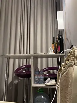 zetrx300 online show from December 18, 2025, 6:12 pm