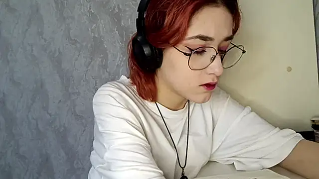 LinaWatter online show from December 3, 2025, 11:42 am