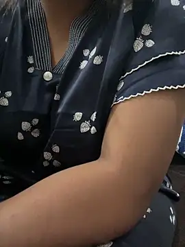 Naughtypreeti online show from December 22, 2025, 7:14 pm