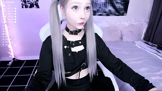 Snapshot of lyric4 chatting on February 14, 2026, 6:35 am lyric4 online show from February 14, 2026, 6:35 am