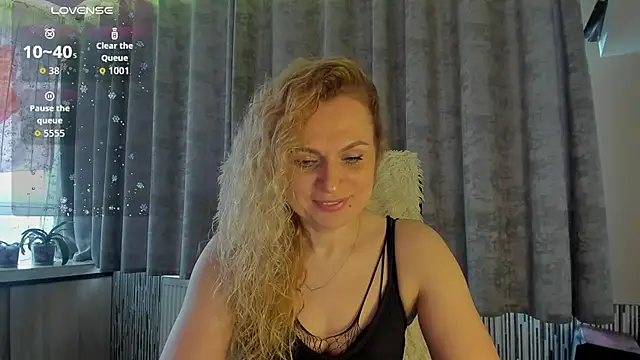LanaLight x online show from May 18, 2026, 4:56 pm