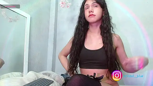 Snapshot of cristal__blue chatting on February 14, 2026, 6:46 am cristal blue online show from February 14, 2026, 6:46 am