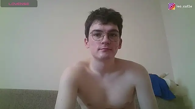 leo cutie online show from March 17, 2026, 8:39 am