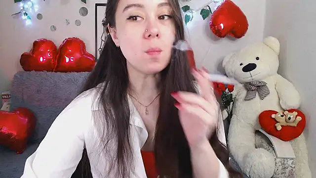 AlinaEleven online show from May 9, 2026, 4:05 am