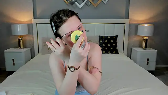 YONA WINK online show from February 20, 2026, 8:55 pm