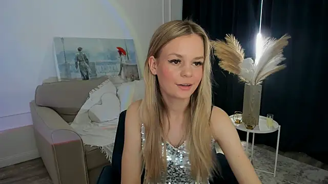Snapshot of MidnighteAura chatting on May 28, 2026, 4:31 am MidnighteAura online show from May 28, 2026, 4:31 am