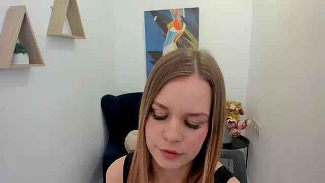 MidnighteAura online show from March 17, 2026, 8:01 pm