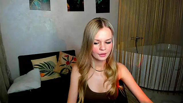 Snapshot of MidnighteAura chatting on July 4, 2026, 7:29 pm MidnighteAura online show from July 4, 2026, 7:29 pm