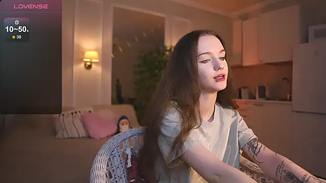 lunaice   online show from December 2, 2025, 8:05 am