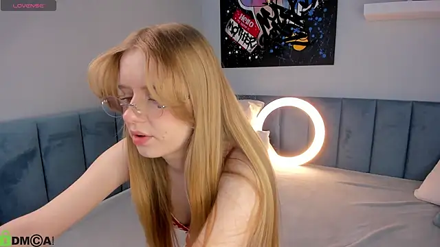 Snapshot of Victori_Fox chatting on May 3, 2026, 12:05 am Victori Fox online show from May 3, 2026, 12:05 am