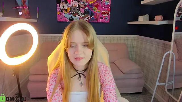Snapshot of Victori_Fox chatting on April 18, 2026, 11:49 pm Victori Fox online show from April 18, 2026, 11:49 pm