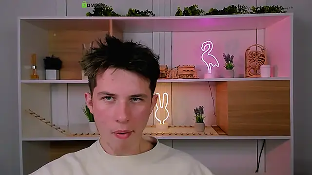 Snapshot of leo_valor chatting on December 16, 2025, 2:32 pm leo valor online show from December 16, 2025, 2:32 pm