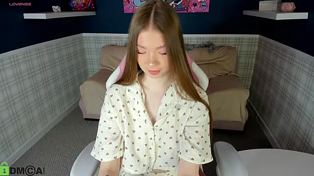 Snapshot of Tessa_Sunn chatting on December 20, 2025, 1:08 am Tessa Sunn online show from December 20, 2025, 1:08 am