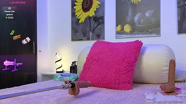 Snapshot of LittleSky__ chatting on February 23, 2026, 11:22 am LittleSky online show from February 23, 2026, 11:22 am