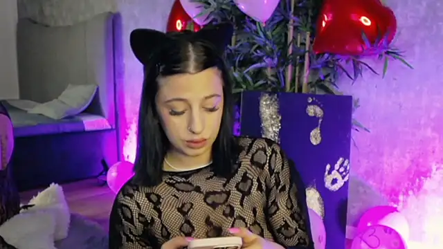 Snapshot of LucyRayy chatting on February 14, 2026, 8:20 pm LucyRayy online show from February 14, 2026, 8:20 pm