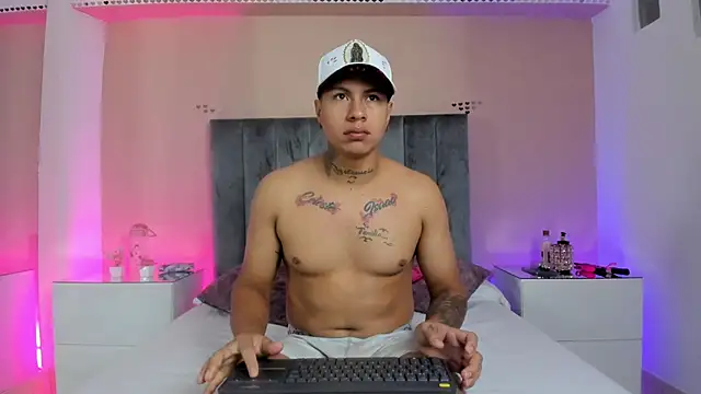 kaylaa sex online show from February 7, 2026, 12:35 pm