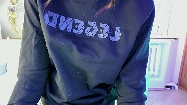 Snapshot of KrisDoeil chatting on December 17, 2025, 2:27 am KrisDoeil online show from December 17, 2025, 2:27 am