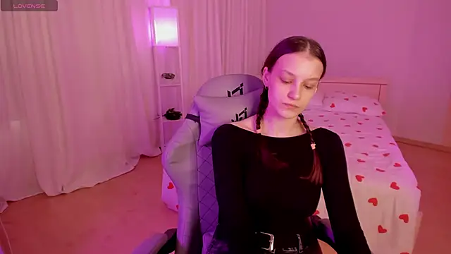 Snapshot of KrisDoeil chatting on March 21, 2026, 1:29 am KrisDoeil online show from March 21, 2026, 1:29 am