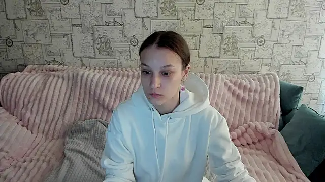 Snapshot of KrisDoeil chatting on May 2, 2026, 1:55 am KrisDoeil online show from May 2, 2026, 1:55 am