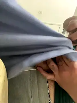 Snapshot of Samcan3 chatting on December 1, 2025, 6:42 pm Samcan3 online show from December 1, 2025, 6:42 pm