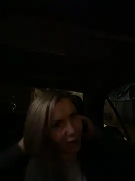 AnikaSunshine online show from April 4, 2026, 6:47 pm